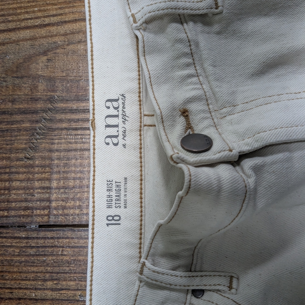 a.n.a Cream High Rise Straight Jeans - Picture 3 of 3